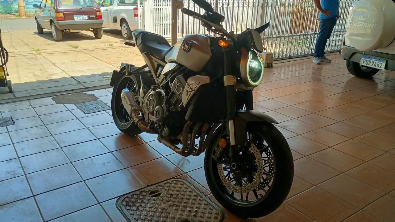 Honda CB1000 - Foto 3