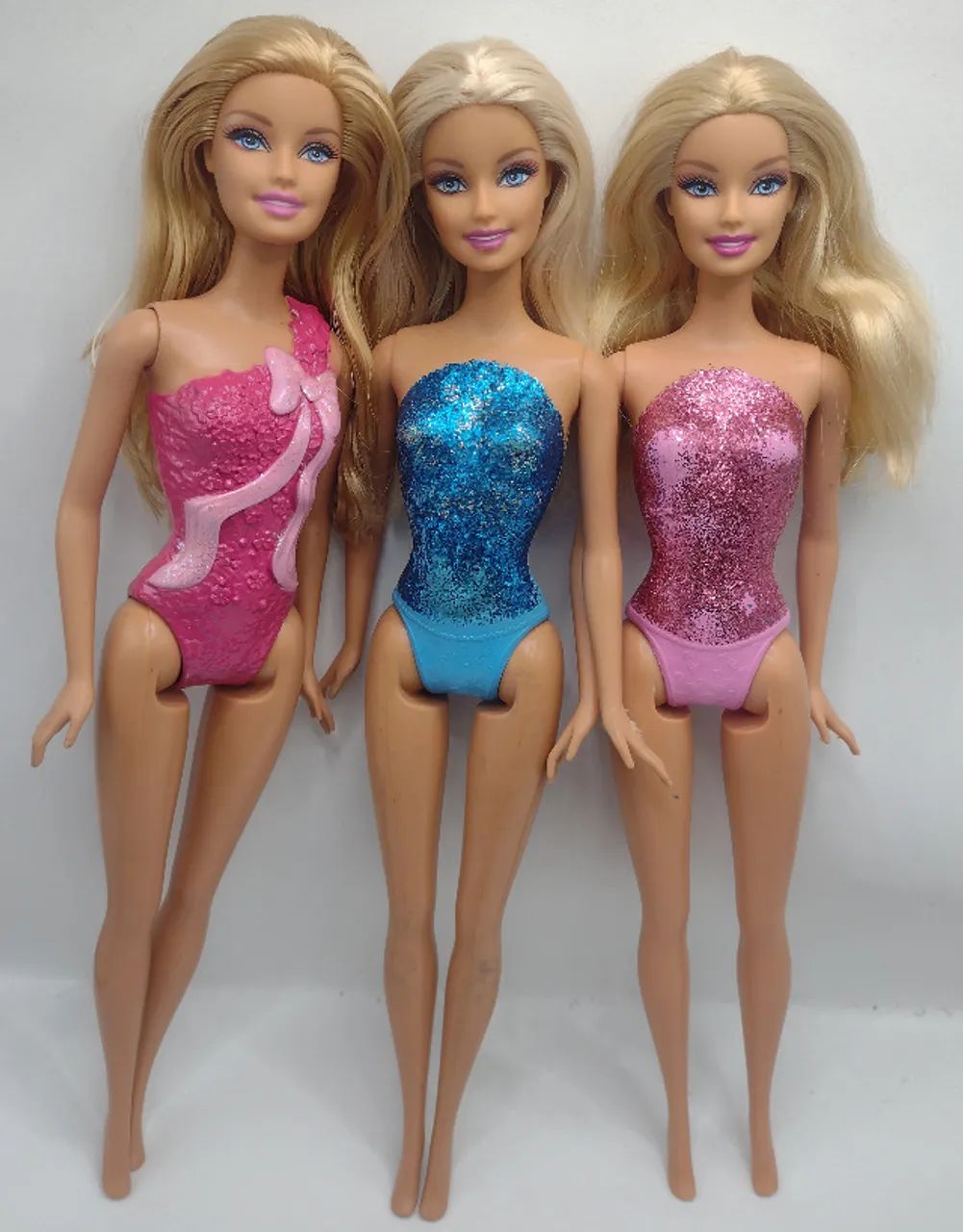 Trio Barbies Básicas Glitter 