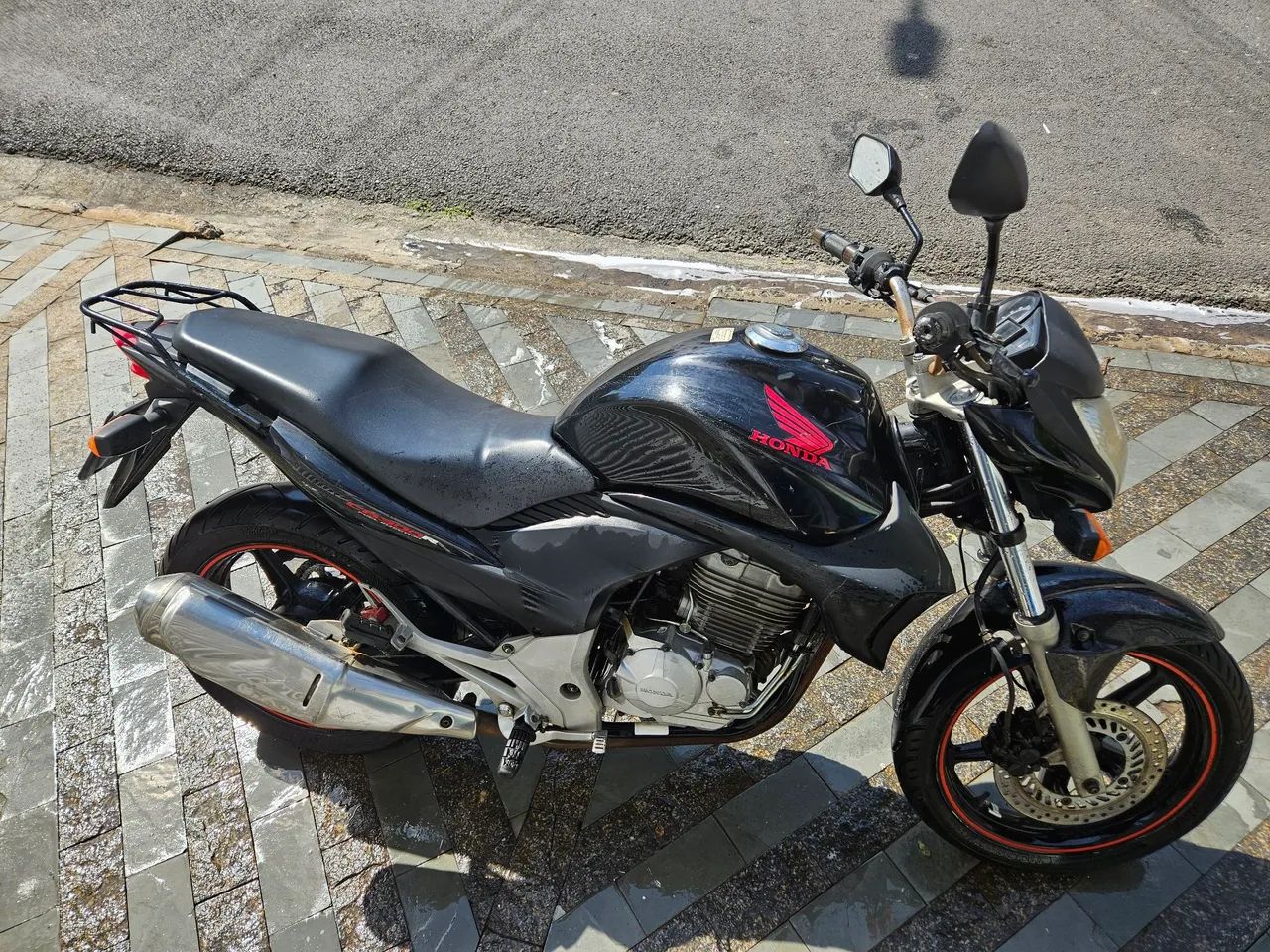 Honda CB300R [2011] Para Regularizar - Conservada - Foto 3