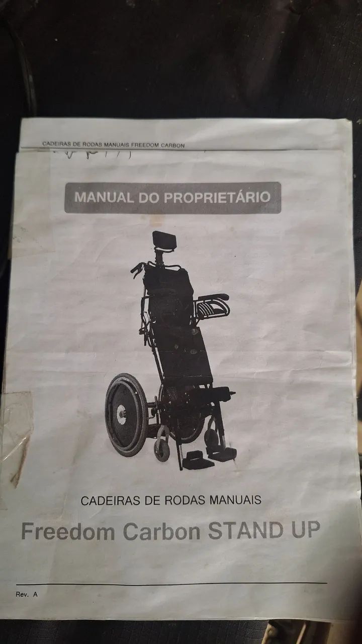 Vendo cadeira de roda stand up