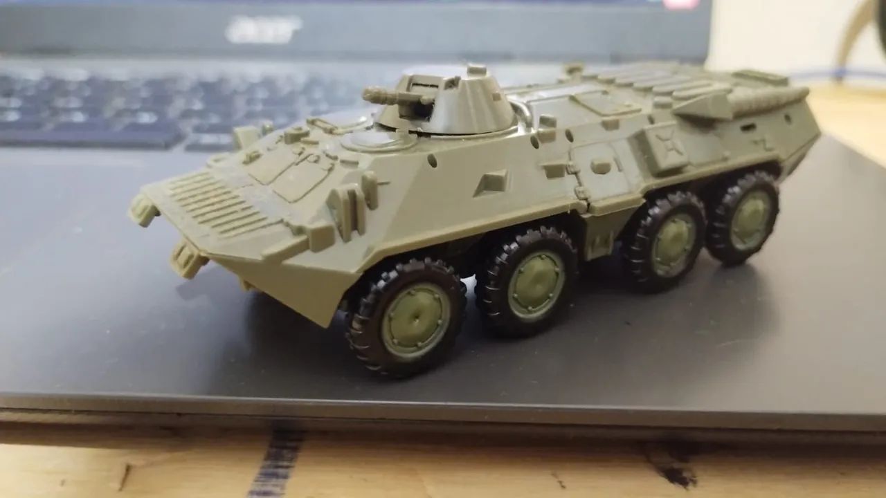 Tanque de guerra marrom potente