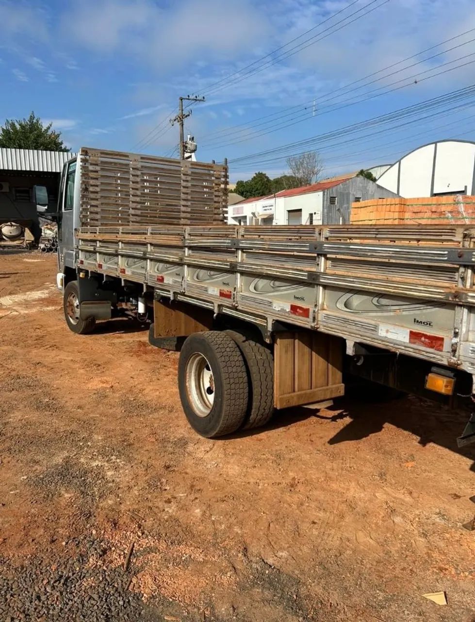 Ford Cargo 815 Ano 2011 - Foto 4