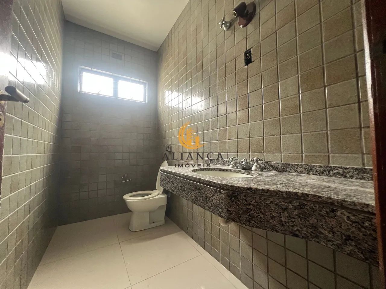 Casa com piscina e 8 dormitórios no Balneário - Foto 5