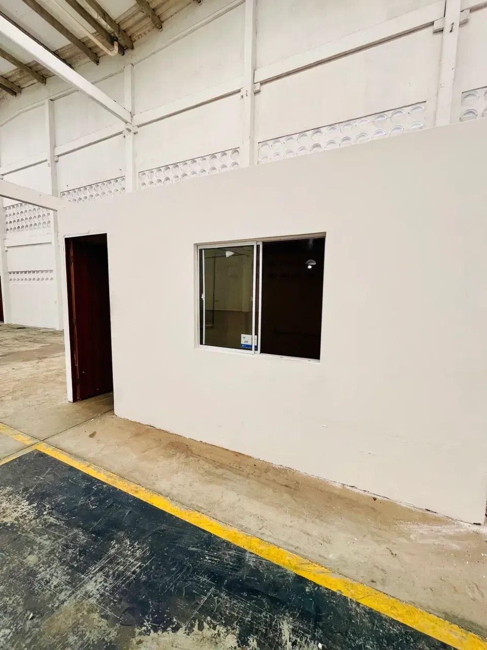 Alugo Ótimo Galpão com 440m2 no Renascer - Foto 4