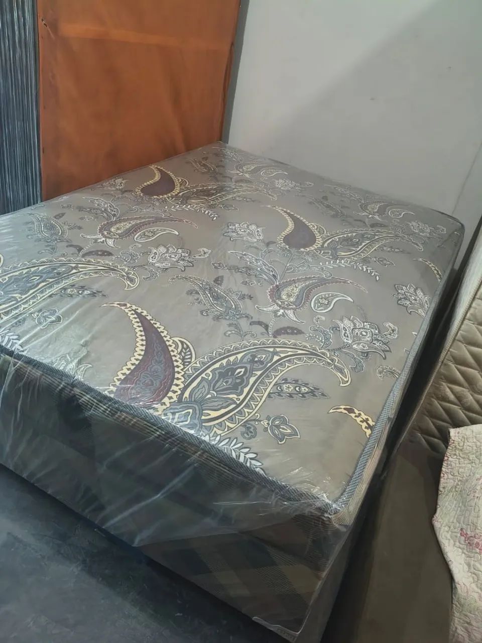 CAMA BOX CASAL DE ESPUMA D28 NOVA R$490 ENTREGA GRÁTIS  - Foto 3