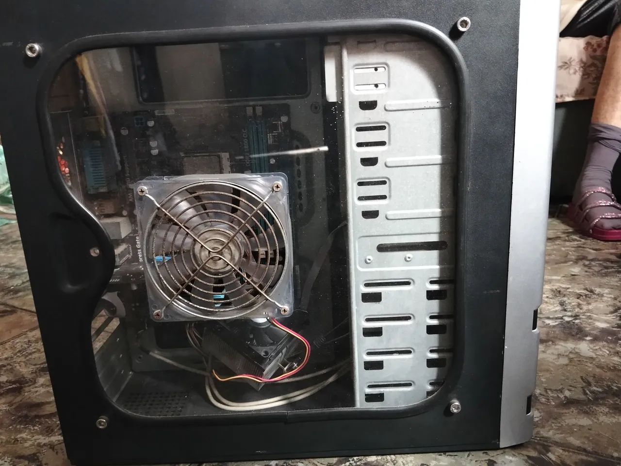 Monitor já vai com a placa mãe,dois leitor de dvd - Foto 2
