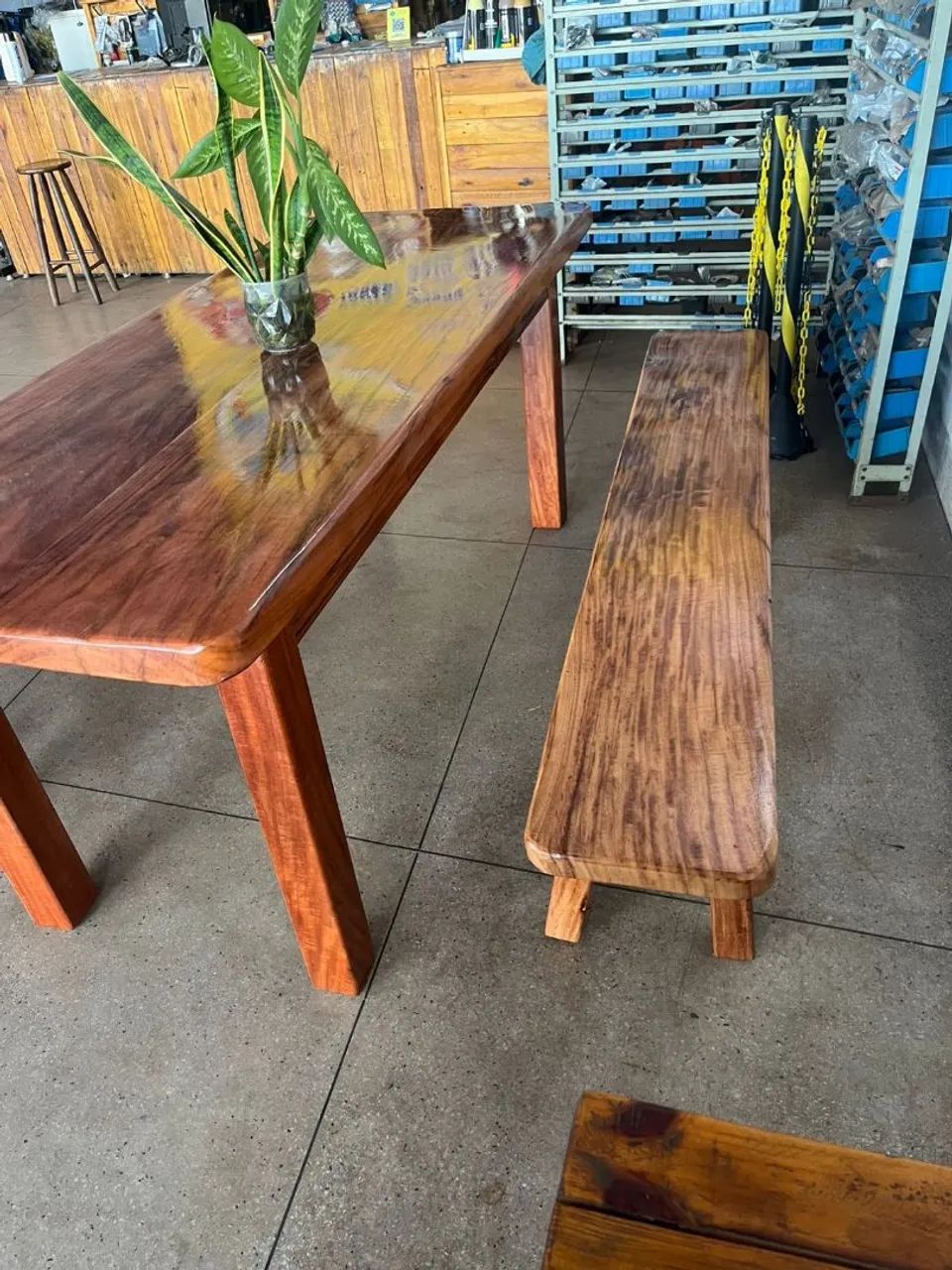 Vende-se mesa de angico invernizada nova  - Foto 3