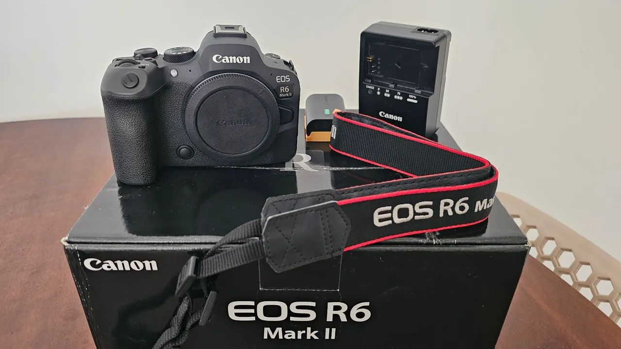 Câmera Canon EOS R6 Mark II 
