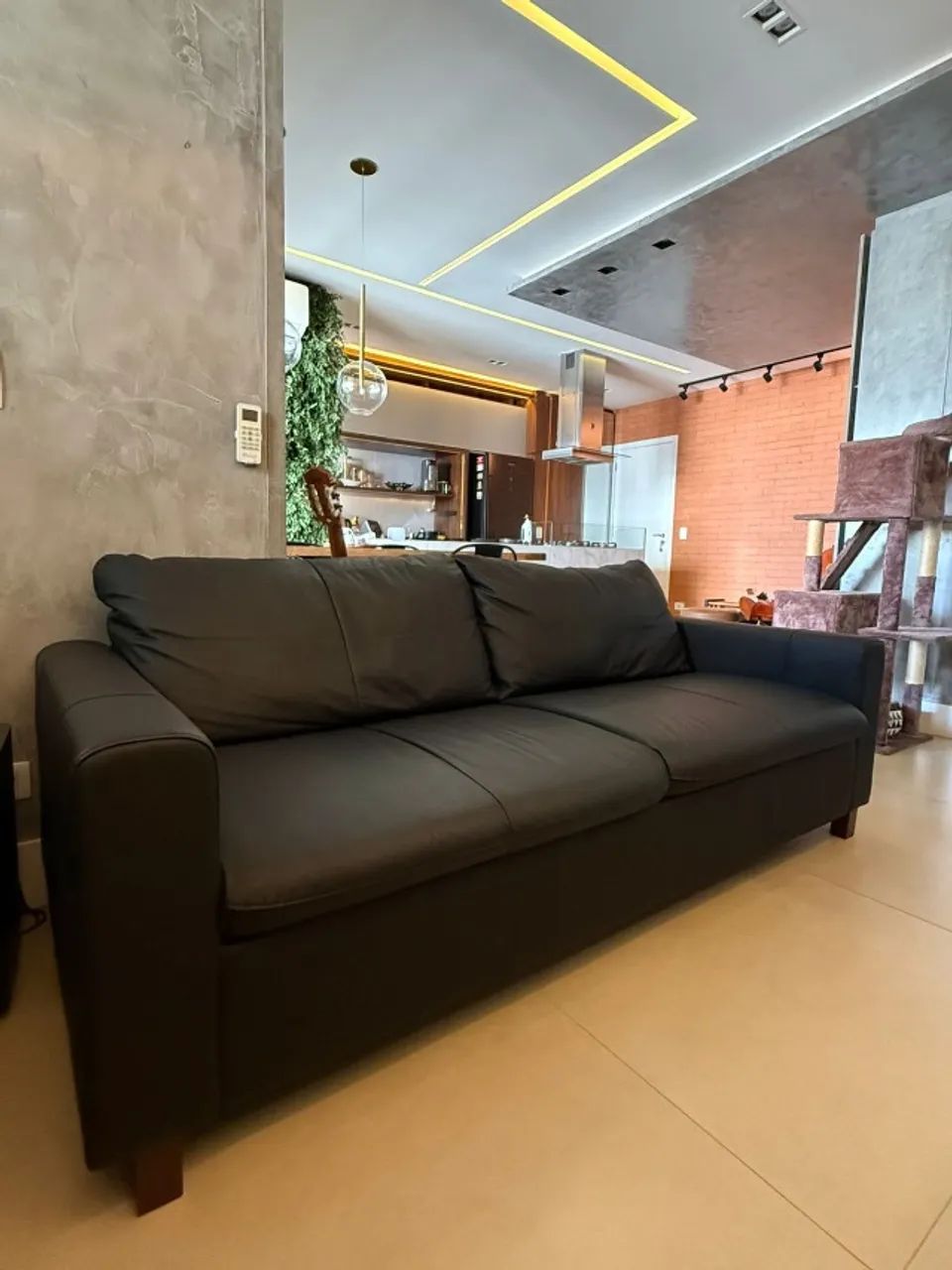 SOFA TOK&STOK EM COURO LEGITIMO 3 LUGARES - Foto 3