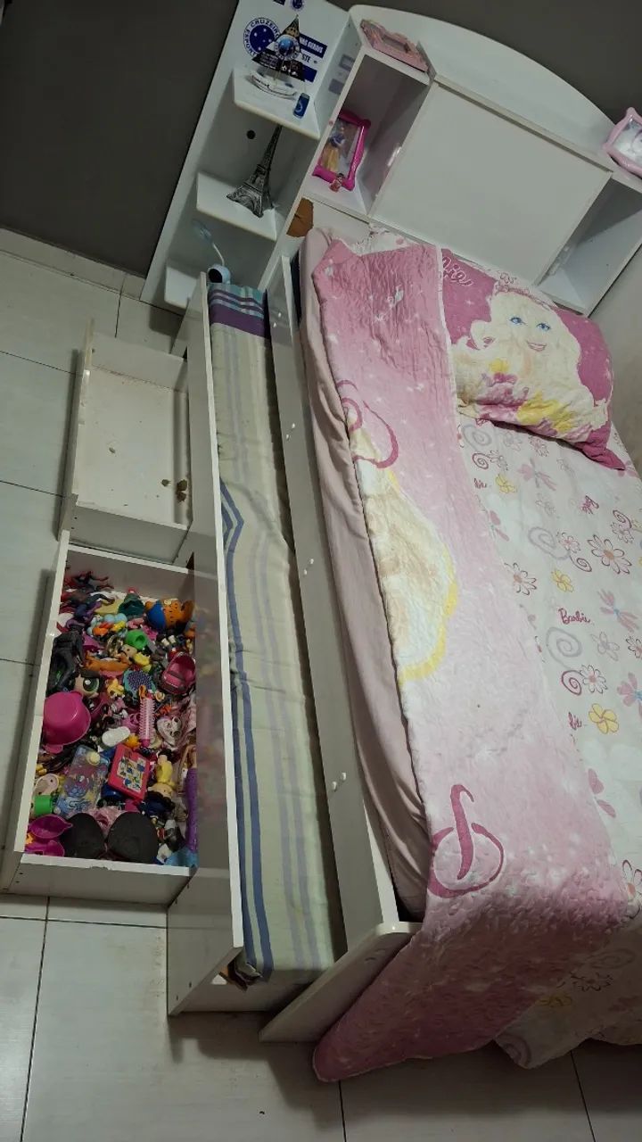 Cama solteiro com cama auxiliar,  gavetas e baú.  - Foto 3