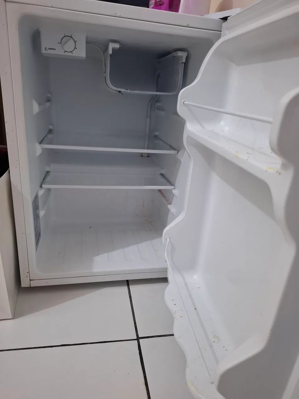 Frigobar Midea 67 Litros Branco - Foto 3