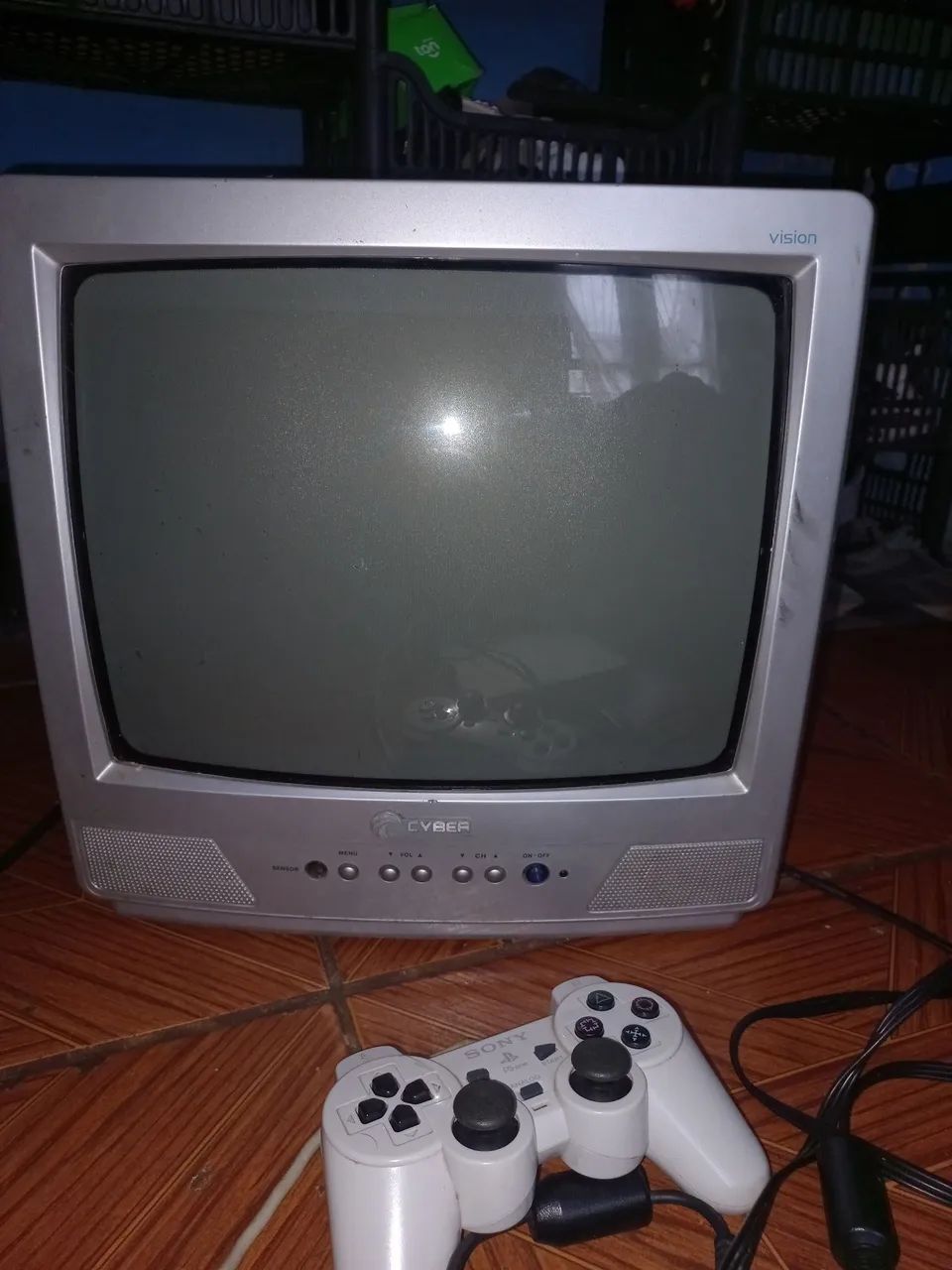 VENDO TV CYBER 14 POLEGADAS - Foto 3
