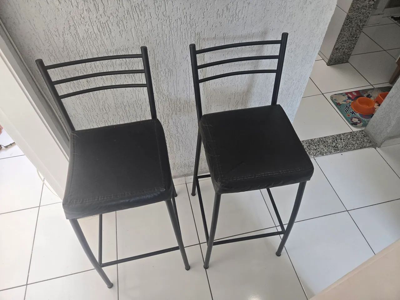 Vendo 2 banquetas - Foto 2