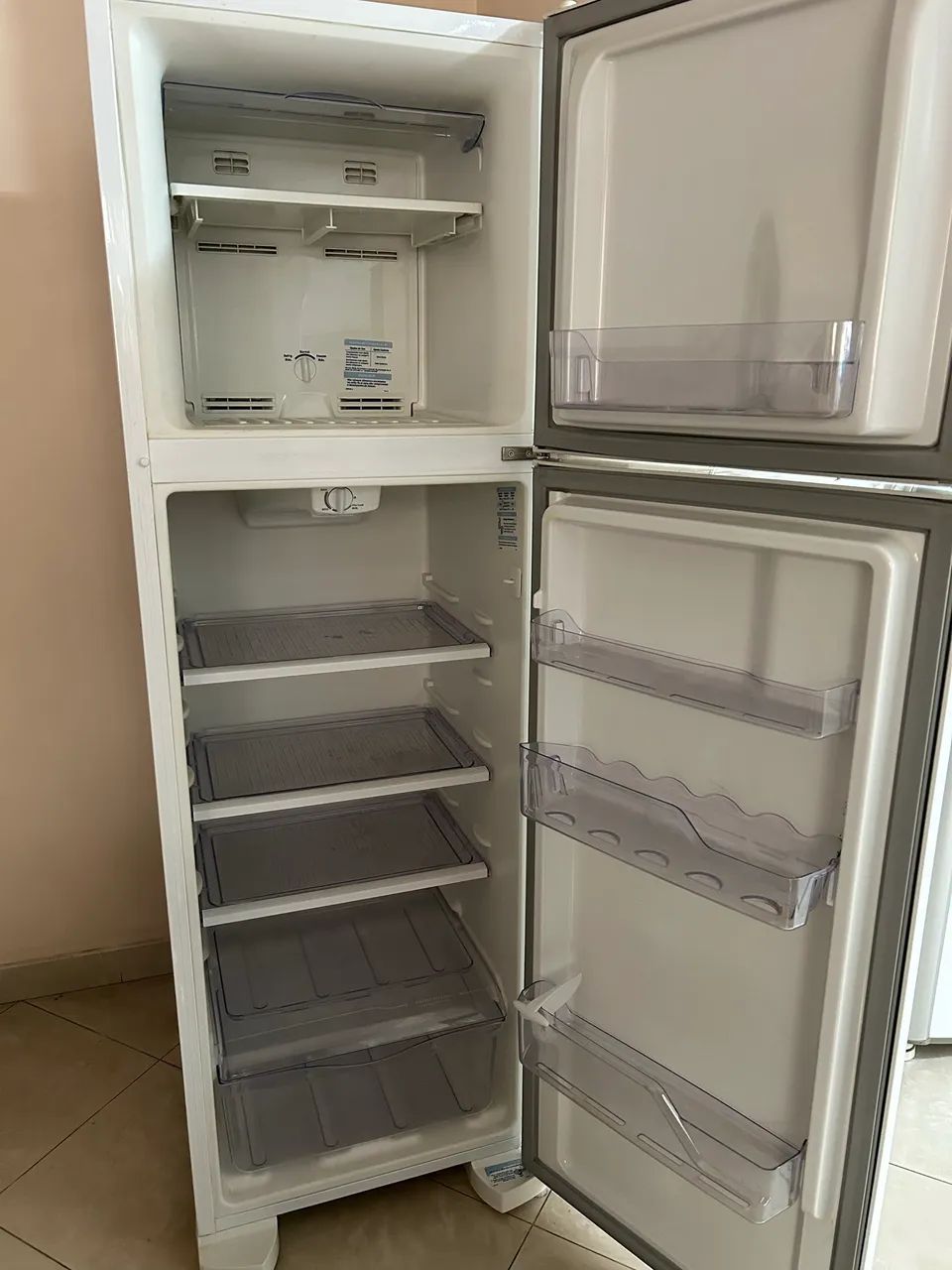 Geladeira Eletrolux 220W - Foto 4