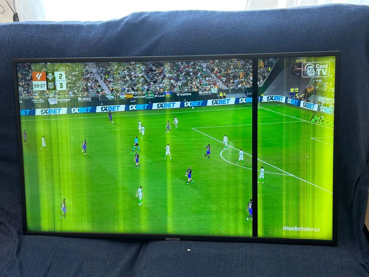 Tv Samsung 43 polegadas com detalhe na tela  - Foto 4
