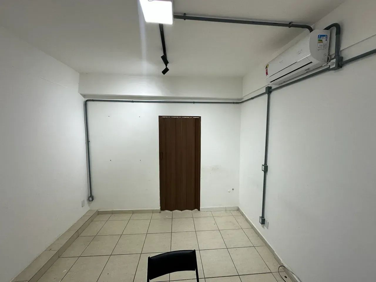 Sala Comercial Mobiliada  25 m² | Setor Aeroporto - Foto 4