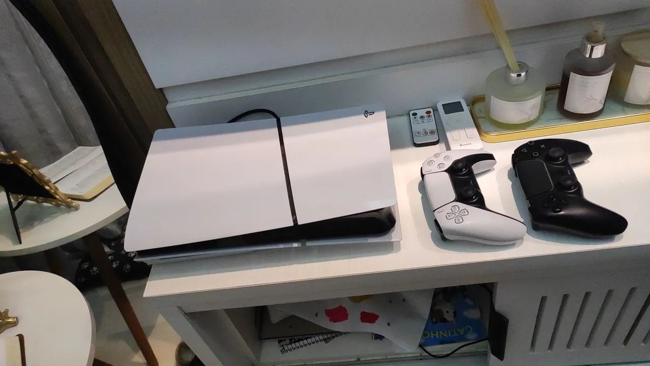 PS5 slin