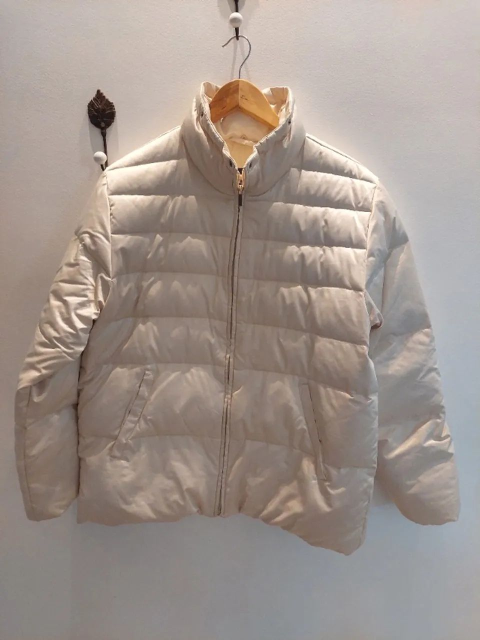 casaco acolchoado, forrado, bege, puffer, marca Mexx, otimo estado