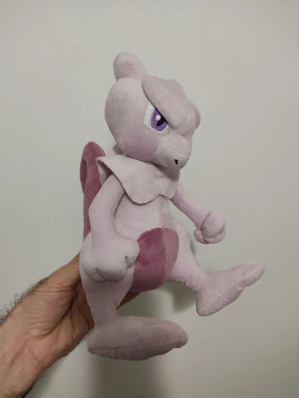 Pokémon Mewtwo de Pelúcia  - Foto 3