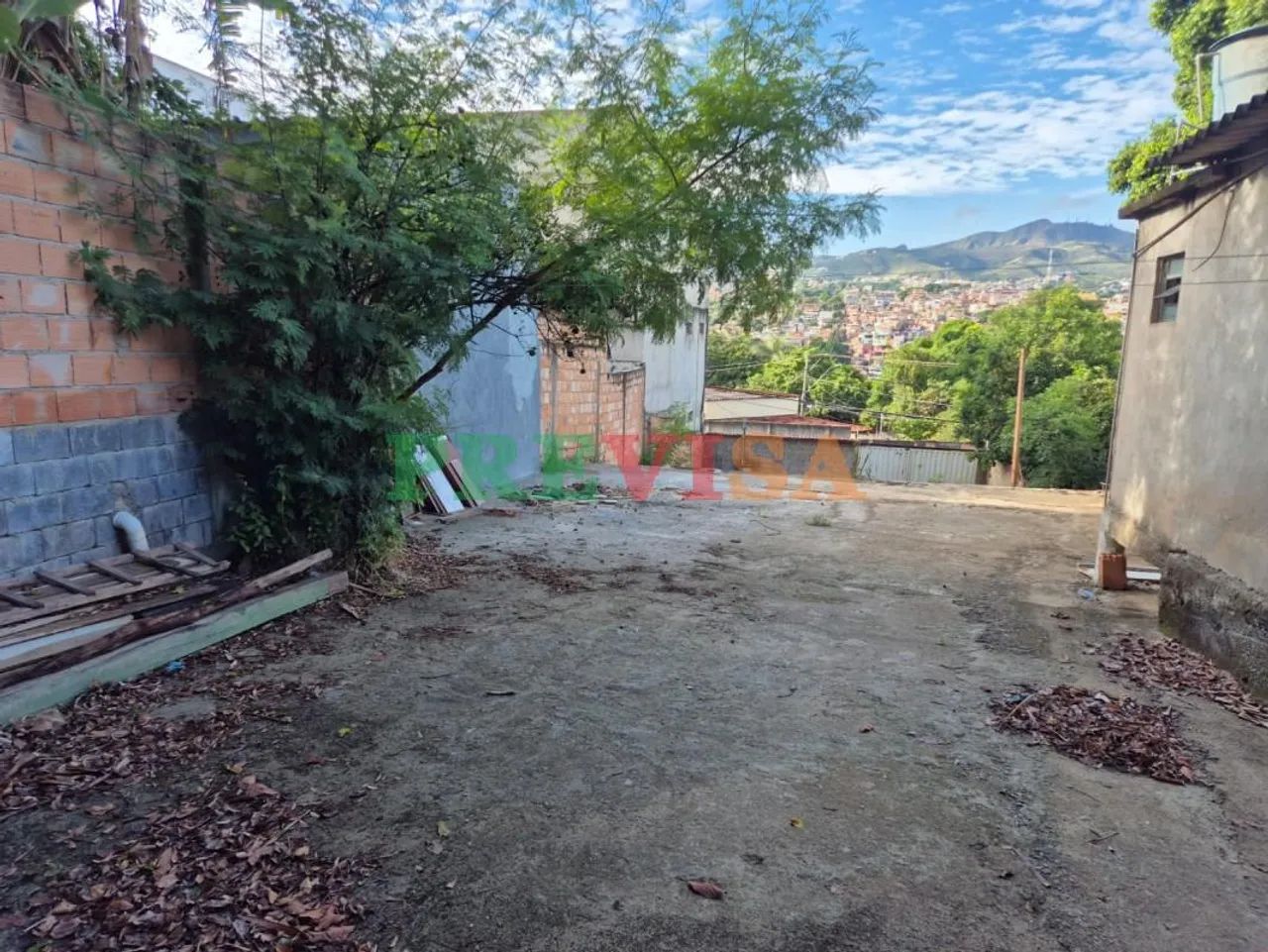 Lote / Terreno com 2 quartos à venda em Belo Horizonte