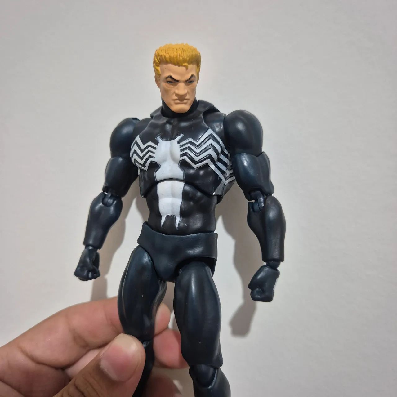 Venom Mafex  - Foto 5