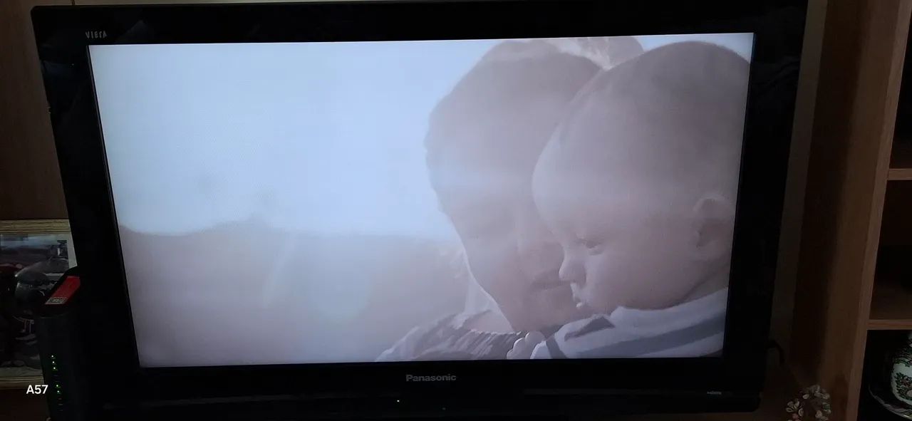 TV LCD 37" PANASONIC perfeita