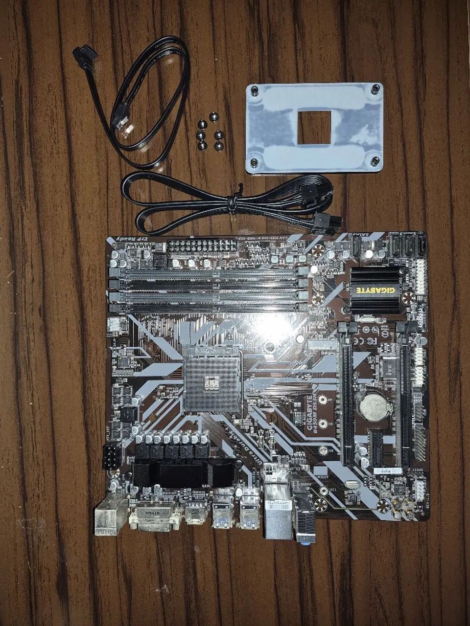 PLACA MÃE GIGABYTE B450M - Foto 4