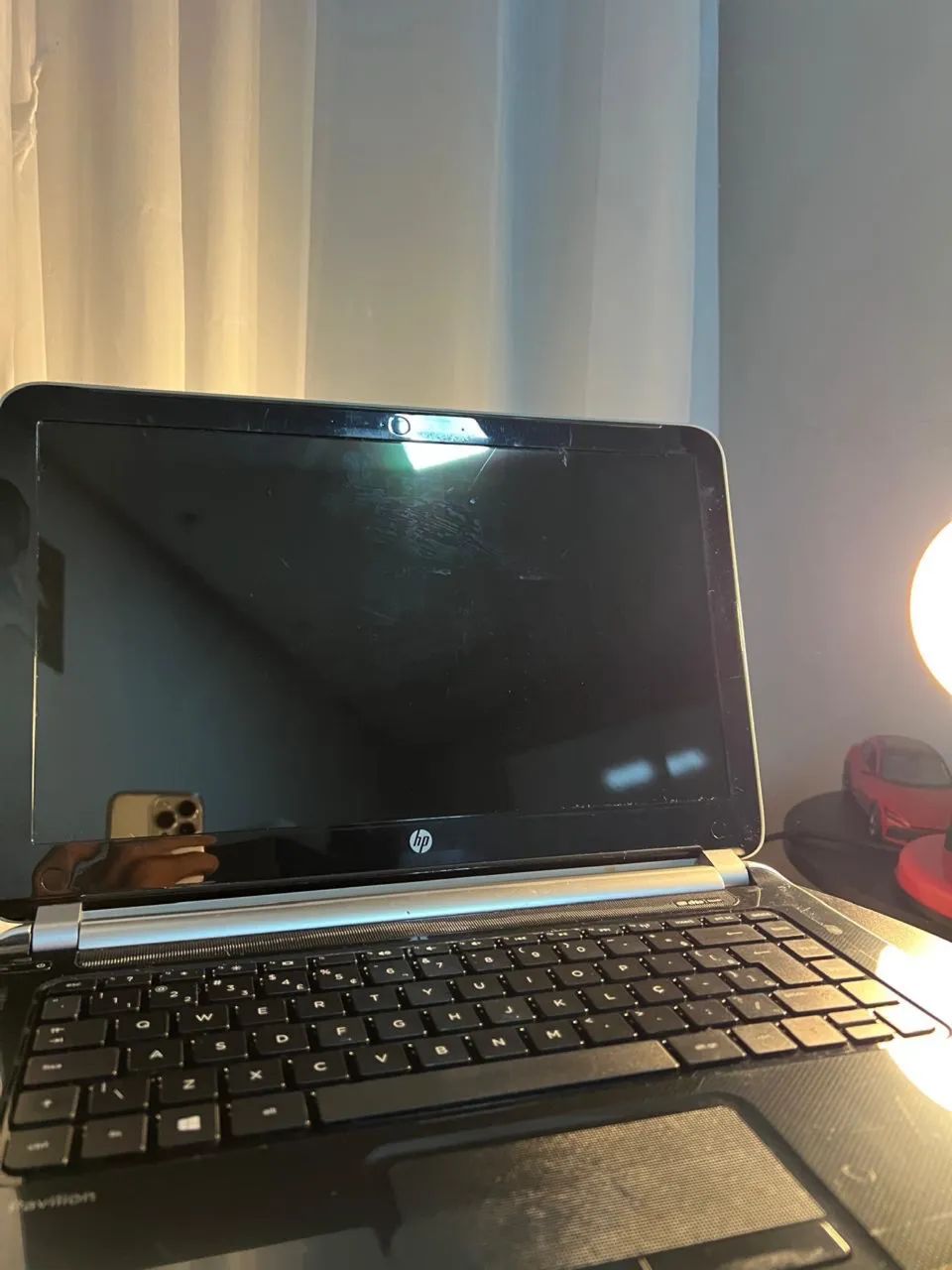 Notebook HP com tela quebrada sem carregador. - Foto 3