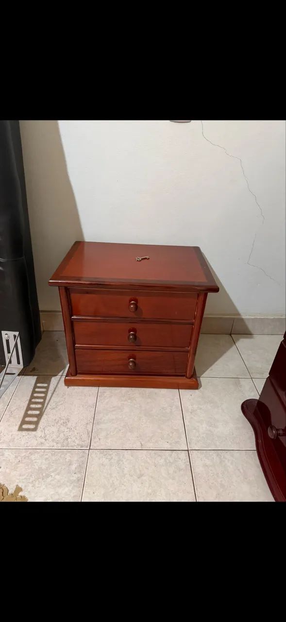 Guarda roupas e mesas de cabeceira - Foto 3