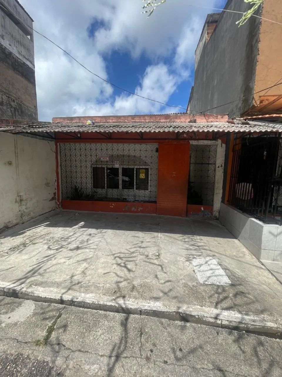 CASA A VENDA NA PEDREIRA 