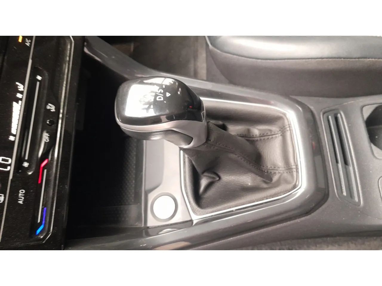 Volkswagen T-Cross Highline 1.4 TSI Flex 16V 5P AUT, foto 11 de 16