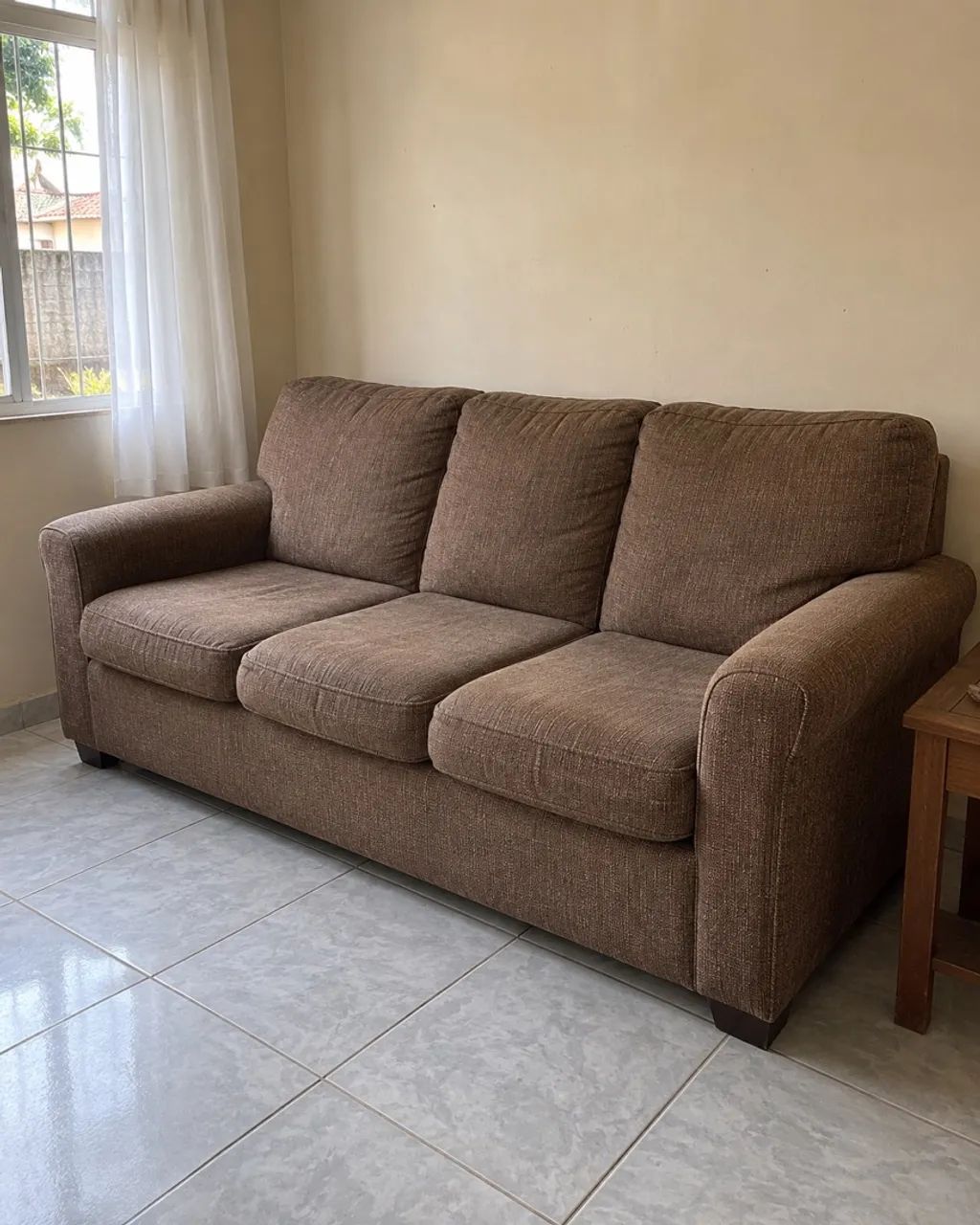 Sofá simples em ótimas condições para um novo lar - Foto 4