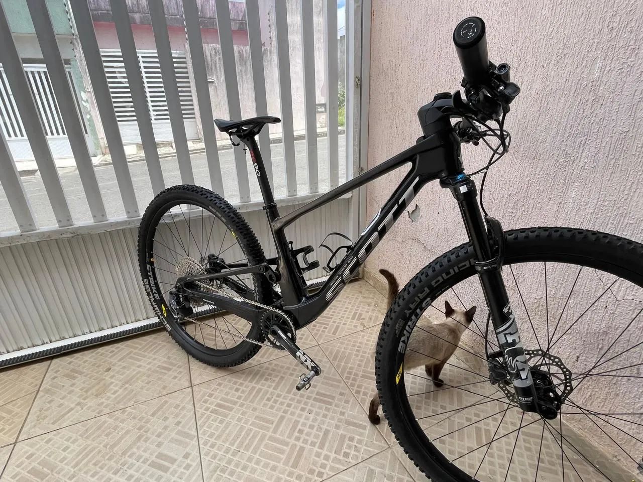 Vende-se quadro de bike full com shok. - Foto 2