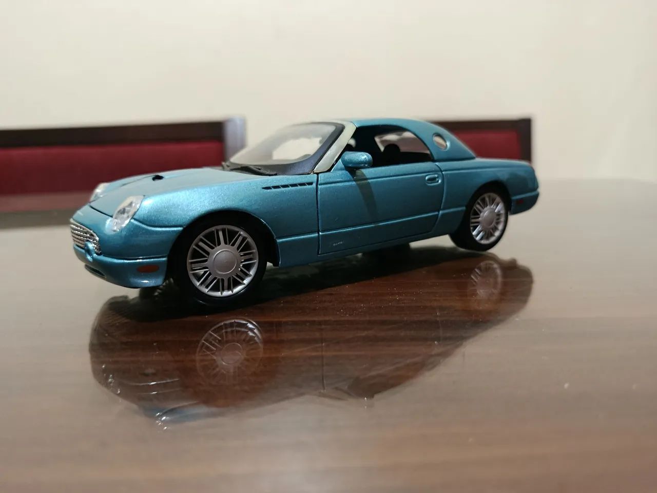 Miniatura Ford Thunderbird 1/25 - Hobbies e coleções - Teutônia