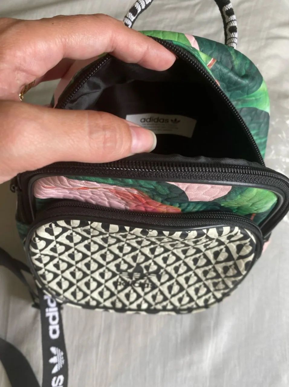 Bolsa Adidas x Farm Rio Estampada Original - Foto 3