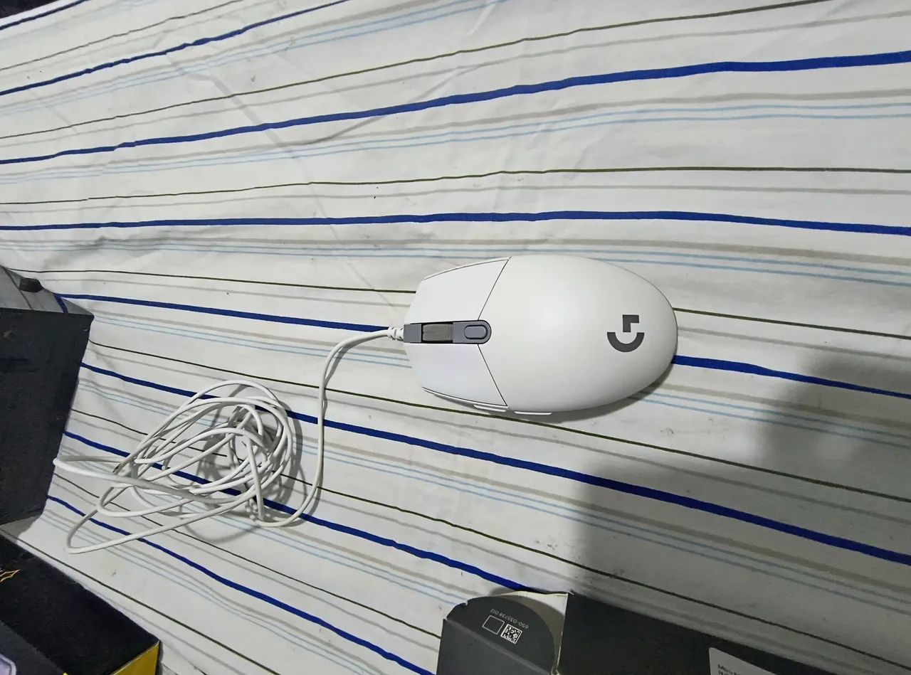 Mouse Logitech g203 branco
