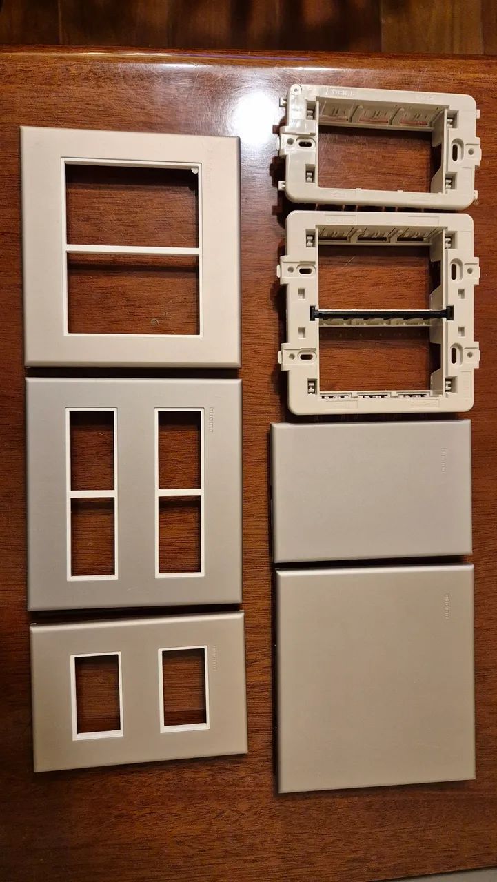 Kit Tomada Interruptor Bticino Light Cromo Matte