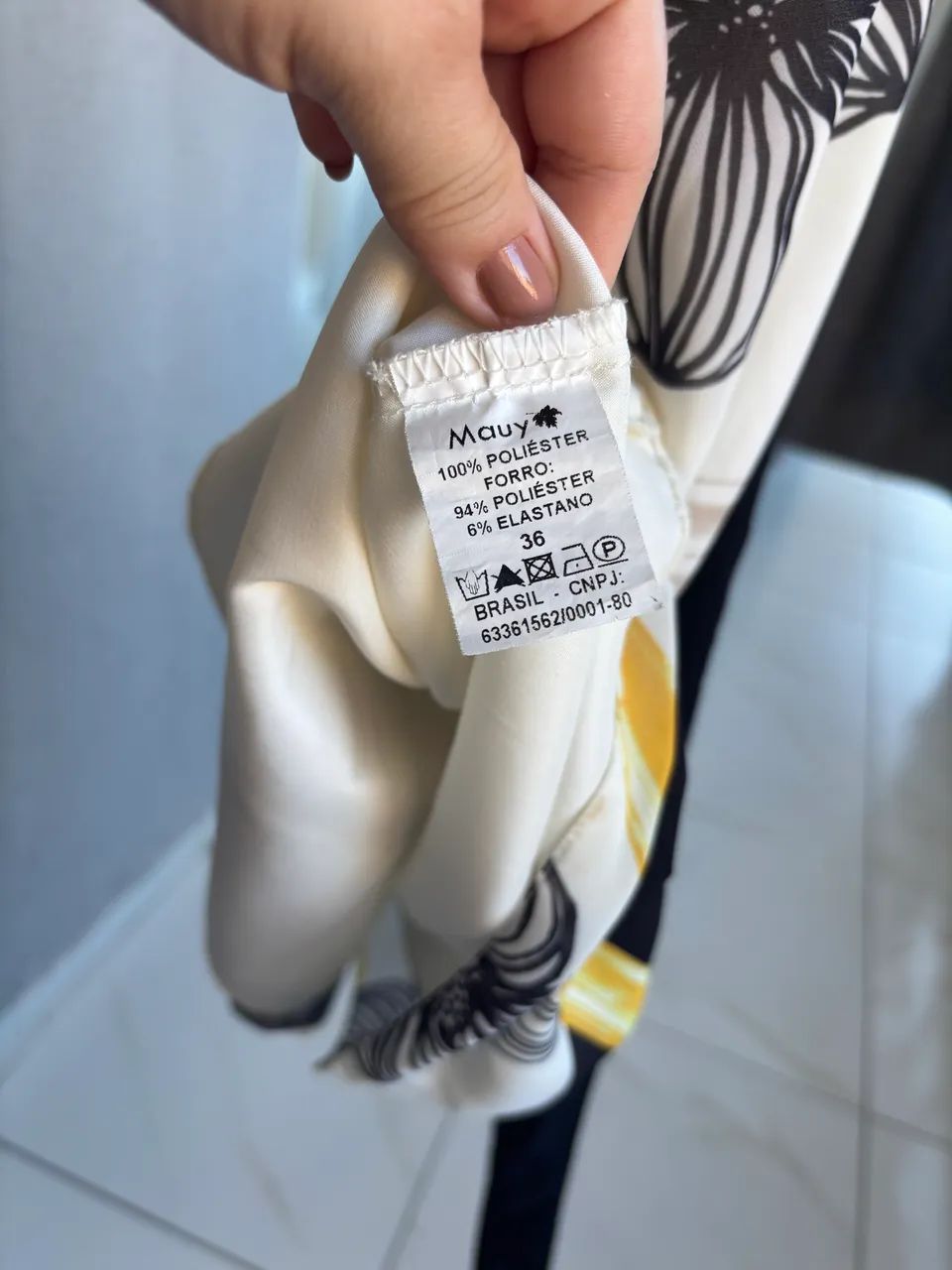 Vestido elegante chic tamanho p usado porém conservado  - Foto 2