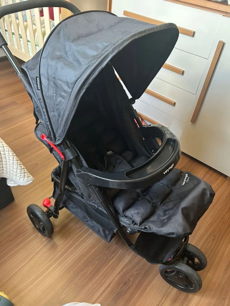 Vendo carrinho de bebê voyage - Foto 3