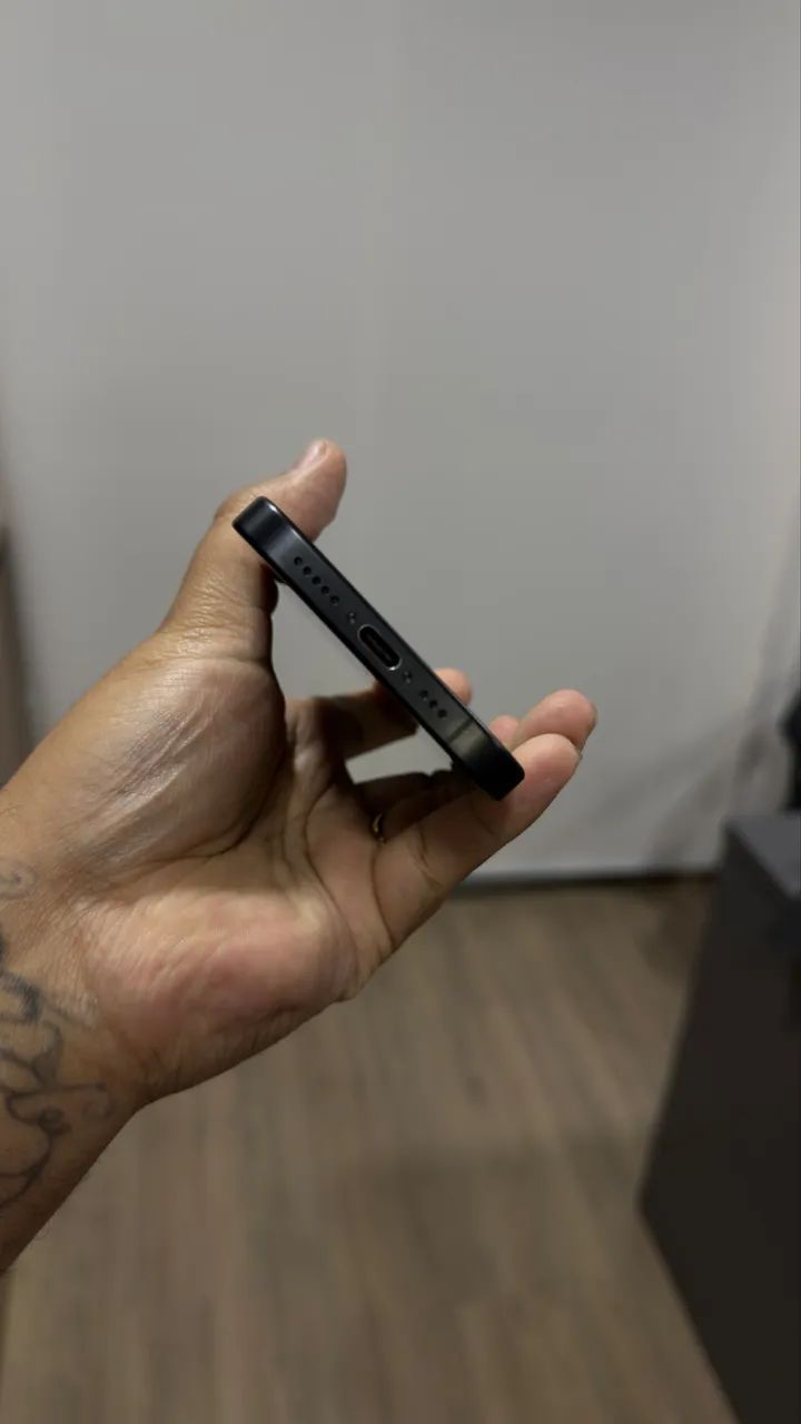 iPhone 15 pro  - Foto 2