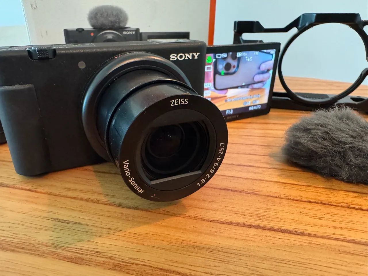 Sony ZV-1 4K ZEISS + Cage SmallRig + Caixa Original - Câmeras e