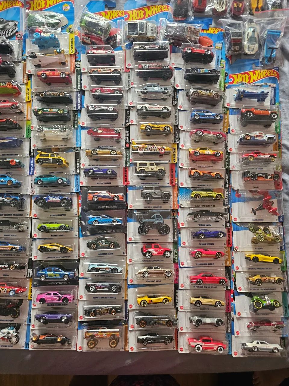 Coleção hot wheels 351 minis no total - Foto 2
