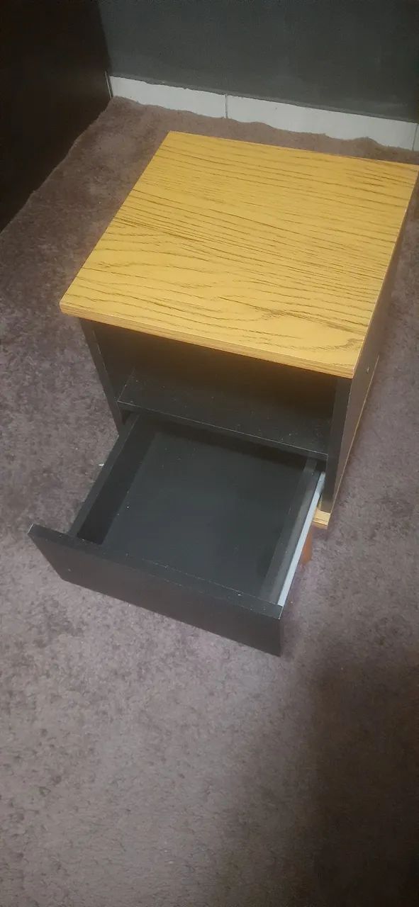 Criado Mudo usado com 1 gaveta.  - Foto 4