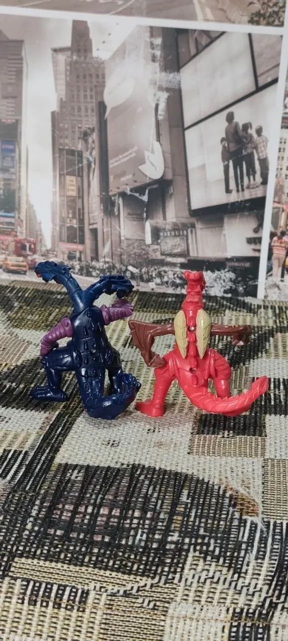 Figuras Bakugan Dragonoide Vermelho e Hydranoid Azul - 10 cm (Par) - Foto 2
