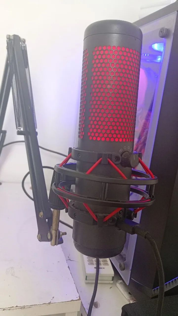 Microfone HyperX QuadCast Com Braço Articulado 