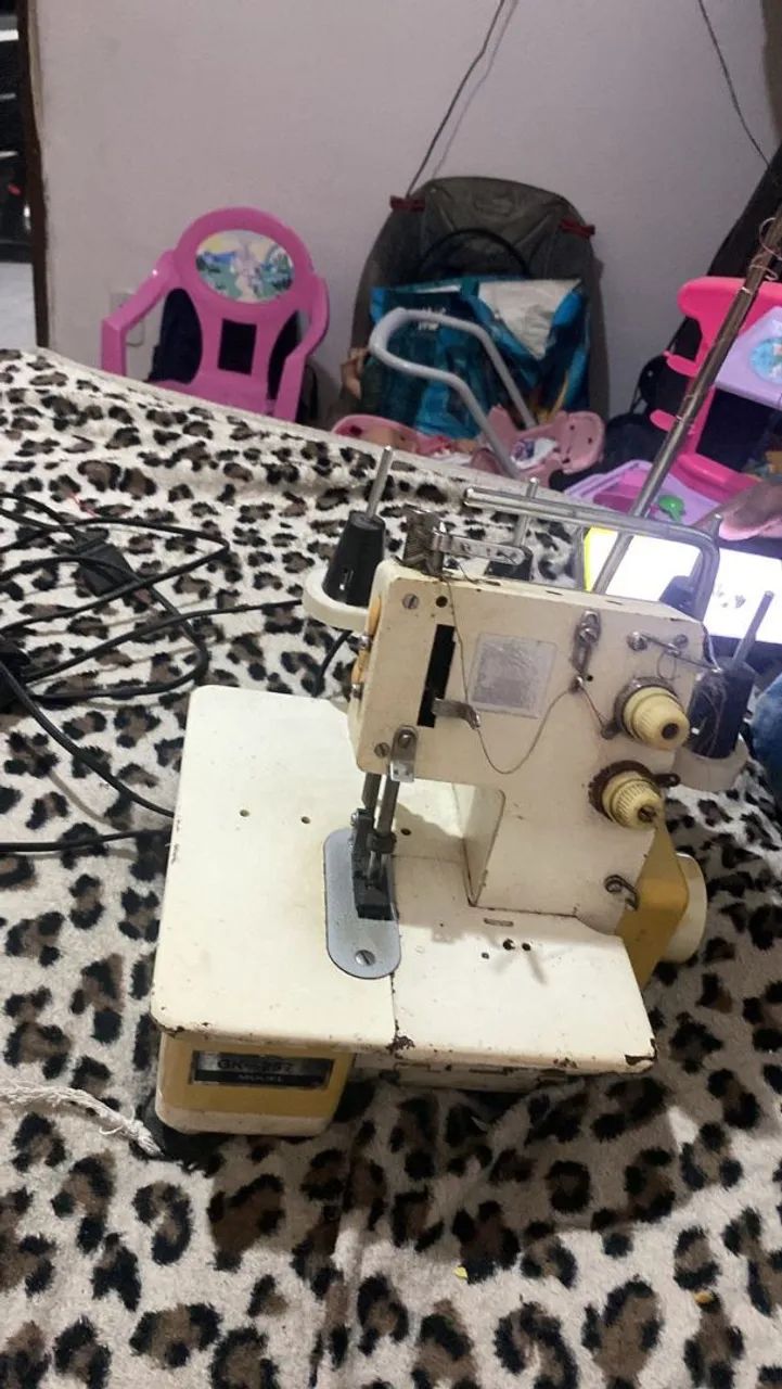 Máquina de costura Galoneira Semi Industrial 2 agulhas GK257B - Foto 3
