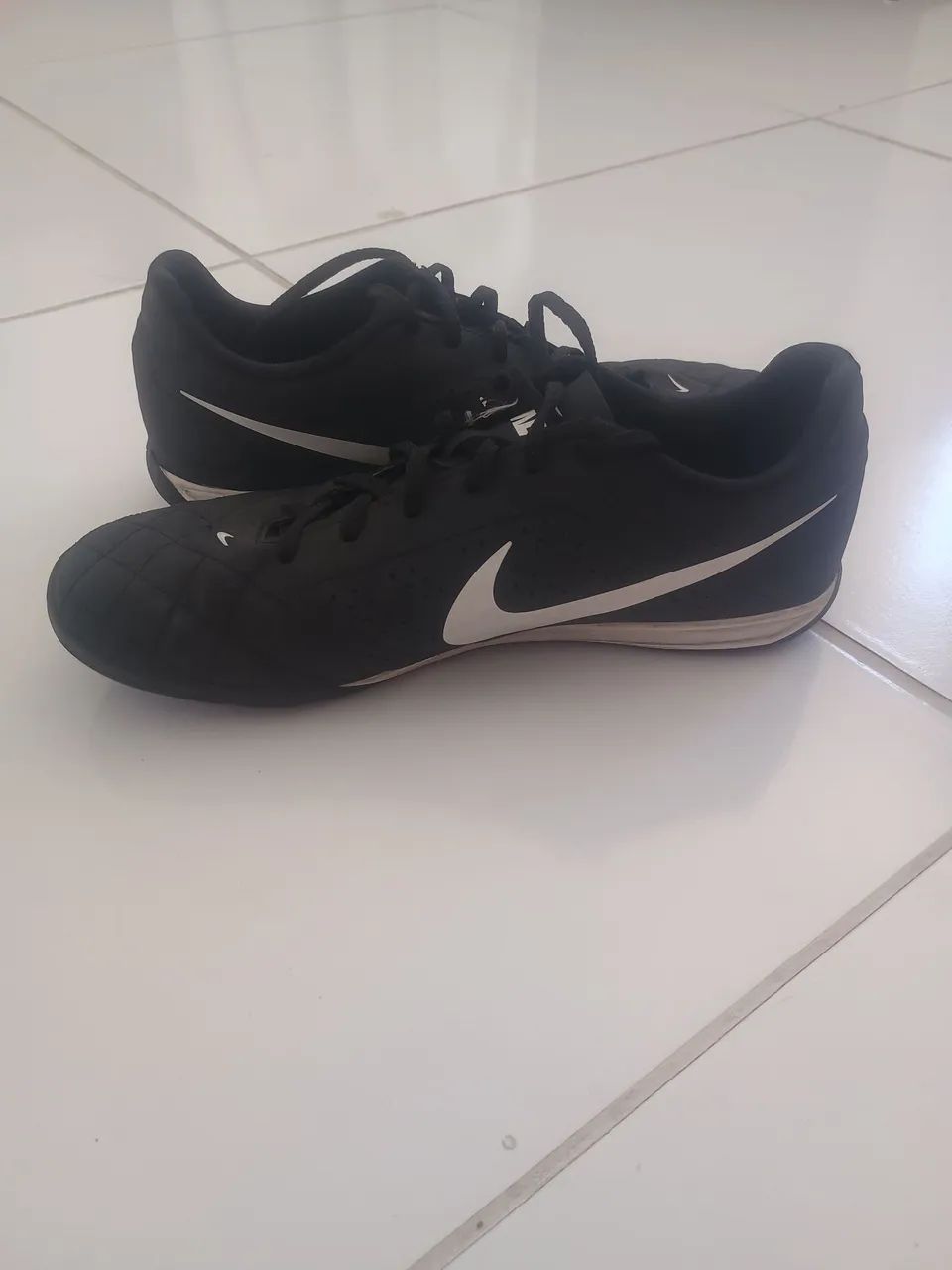 Chuteira de futsal Nike beco 2