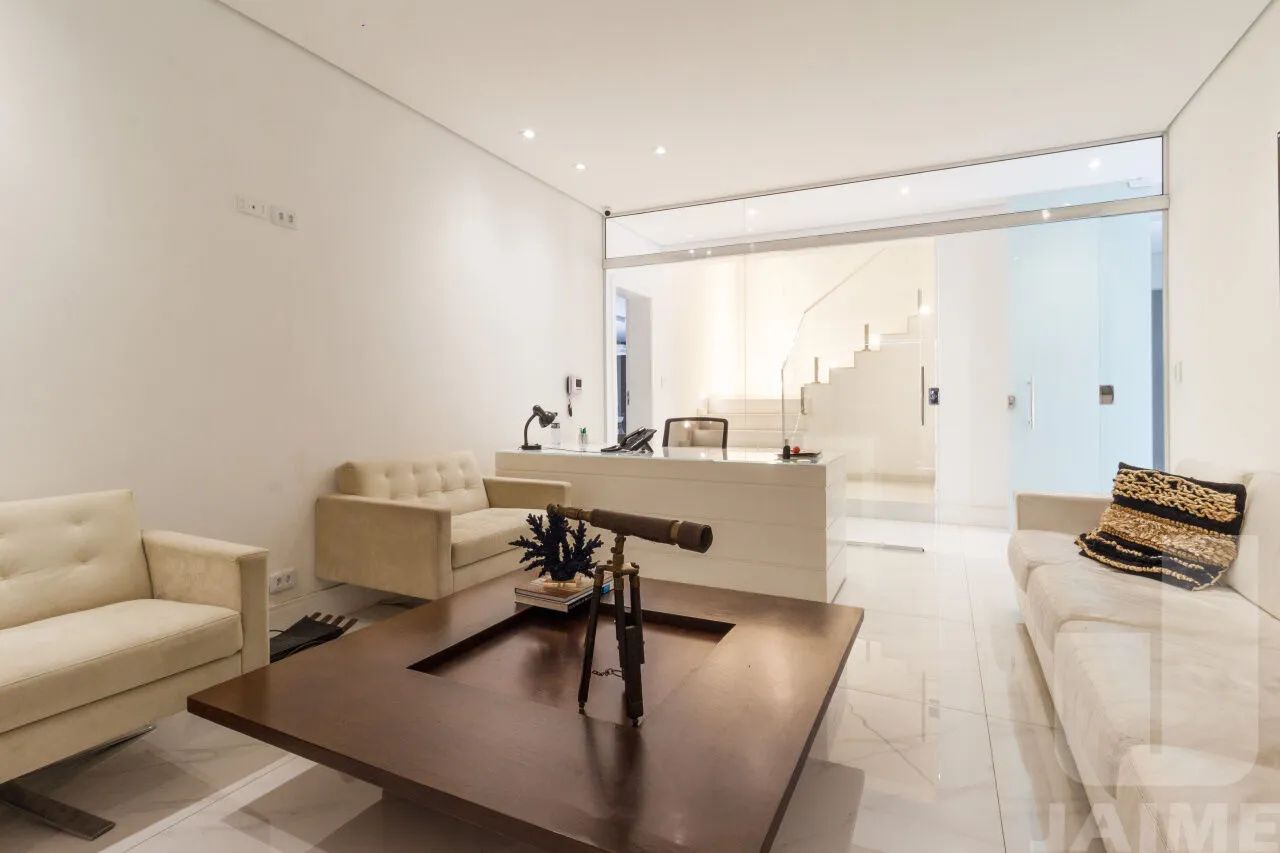 Casa Comercial com 10 salas e 8 vagas, 530 m2 em área nobre e sofisticada do bairro - Paca - Foto 2