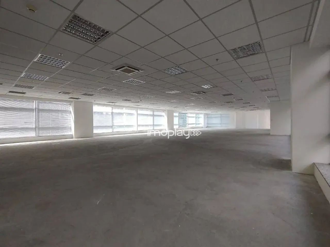 Sala comercial de 378m² com 9 vagas de garagem, vão livre e ar condicionado. - Foto 5