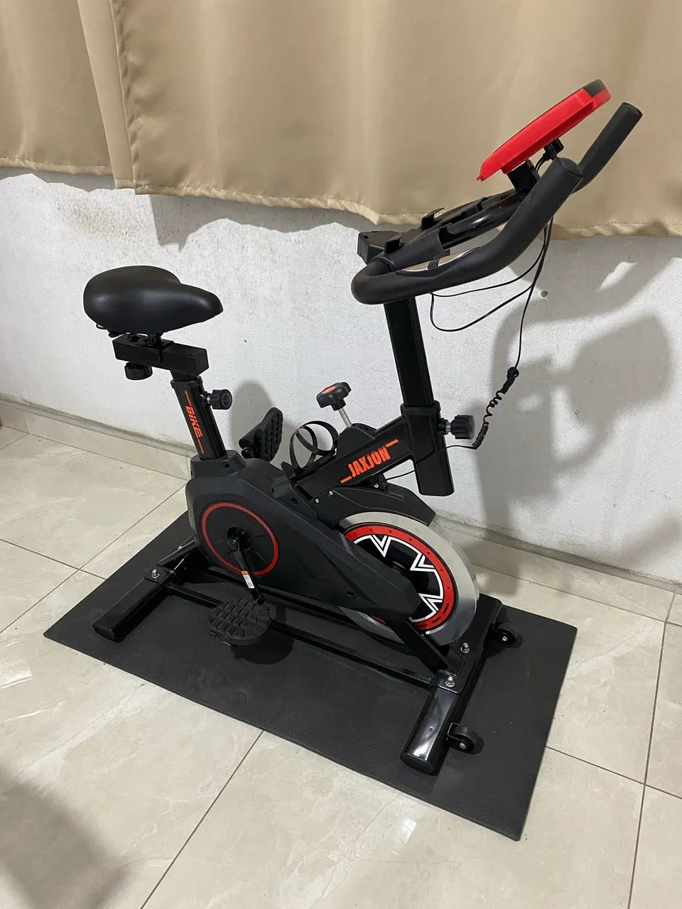 BICICLETA SPINNING NOVA, NUNCA USADA + TAPETE